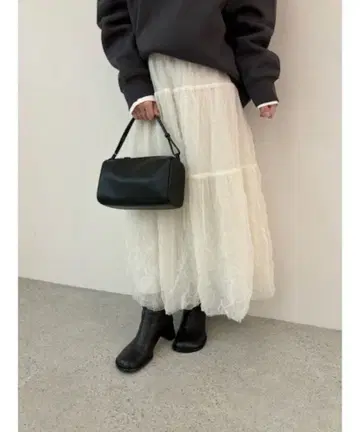 [택 포함 새상품] 미라 오웬 허리밴딩 튤 볼륨 스커트