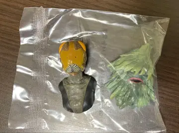 울트라맨 1번 복권 F상 괴수두감 삐토 외계인 자잔