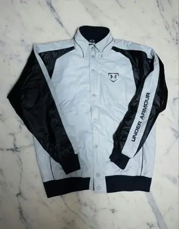 UNDER ARMOUR 패딩 자켓