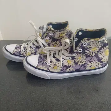 VANS 꽃무늬 하이컷 스니커즈