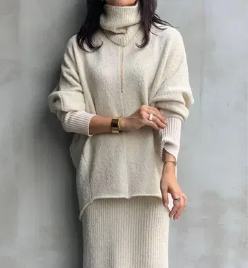 부클레 돌먼 소매 오프 넥 니트