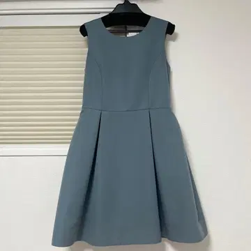 리본 포함 그레이 슬리브리스 원피스