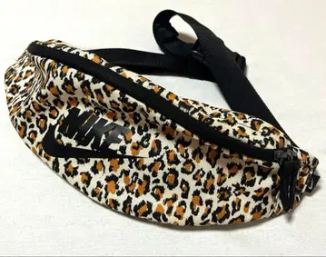 NIKE 웨스트 파우치 레오파드 무늬