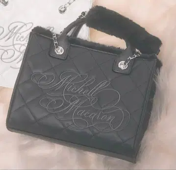 [ 미사용 새상품 ] 미셸 마카롱 퀼팅 자수 미니 토트백 블랙