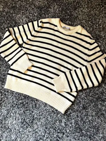 새상품급 ZARA 니트 보더 M