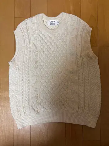 트래디셔널 웨더웨어 케이블 니트 베스트 S 화이트