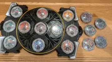 울트라맨 크리스탈 메달 16개 세트