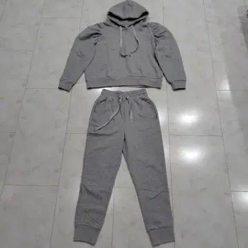 미사용 새상품 Birthday Bash 맨투맨 팬츠 세트 그레이