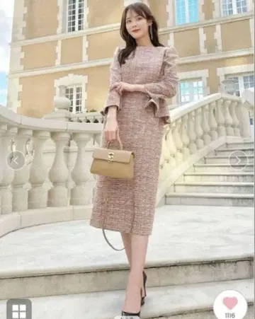 가코님 착용 CELFORD 롱 슬리브 페플럼 타이트 원피스