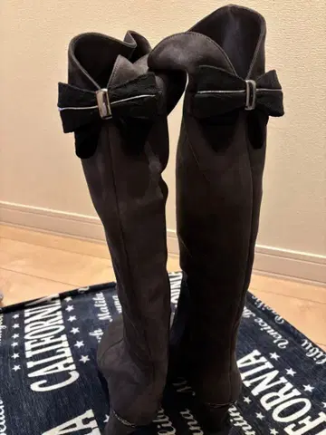 리본 포함 다크 그레이 롱 부츠 미사용 새상품 L 사이즈