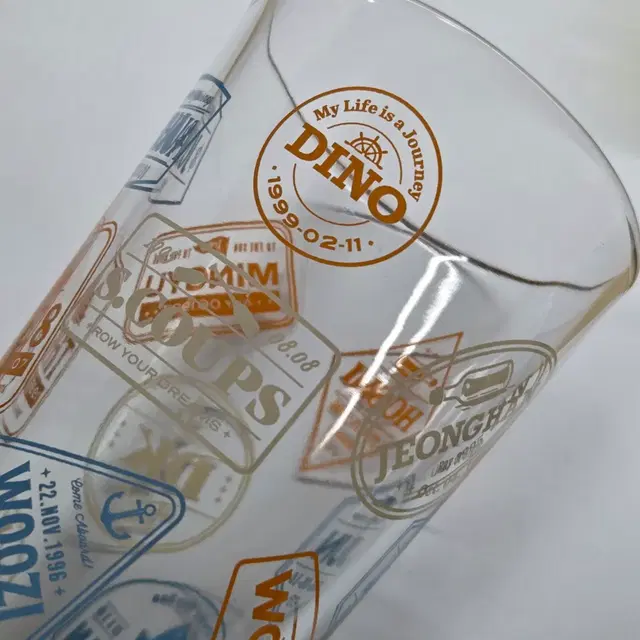 세븐틴 8주년 카페 로고 유리컵 seventeen