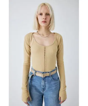 베이지 리브 긴팔 버튼 상의