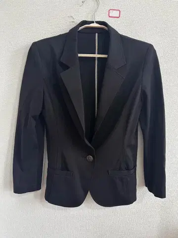 블랙 테일러드 자켓 메탈 버튼