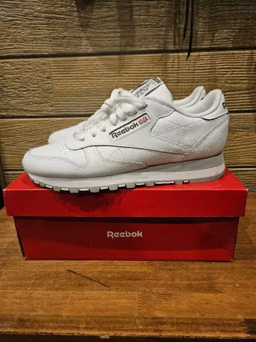 리복 클래식 레더 화이트 스니커즈 25cm