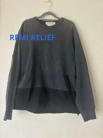 REMI RELIEF 레미 레리프 그레이 절개 디자인 맨투맨
