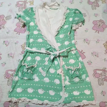 피치 존 파랑 사과 가운