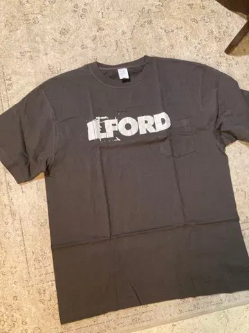 ILFORD 흑먹색 T셔츠 포켓 부착 사이즈 XL