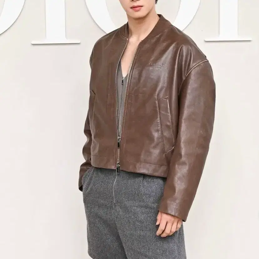 디올 2024fw 킴존스 컬렉션 송아지가죽 봄버자켓 48 사진 2