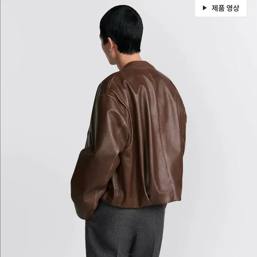 디올 2024fw 킴존스 컬렉션 송아지가죽 봄버자켓 48 사진 6