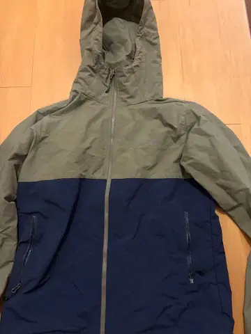 마운틴 파카 올리브 그린 네이비