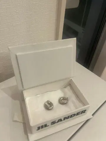 질 샌더 실버 후프 귀걸이 박스 포함
