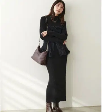 리브 니트 원피스 x 페플럼 샤기 뷔스티에 원피스만