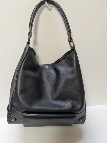 긴자 카네마츠 숄더백 내 포켓 부착