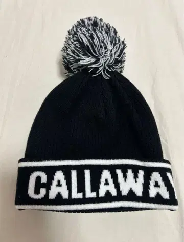 CALLAWAY 폼폼 포함 니트 모자 블랙 화이트