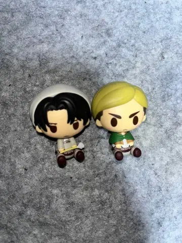 진격의 거인 제일복권 쵸코놋코 피규어 2개 세트