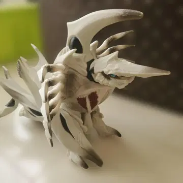 레기온 가메라 피규어 약 20cm 화이트