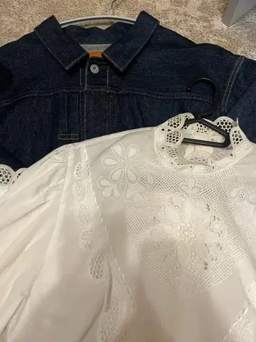 [ 2세트 ] 데님 자켓 & 프릴 블라우스