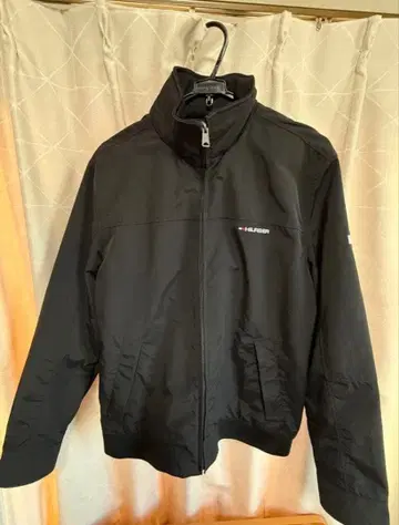 TOMMY HILFIGER 블랙 나일론 자켓 XL