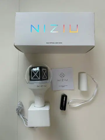 NIZIU 공식 라이트 스틱 화이트