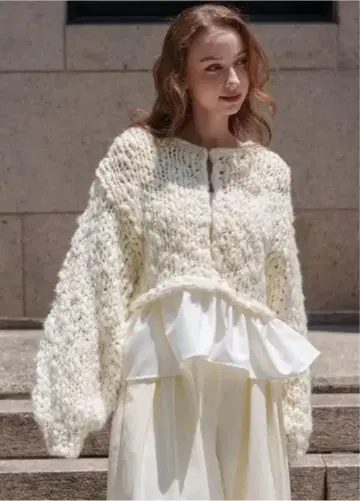 Acka. 프릴 핸드 니트 가디건