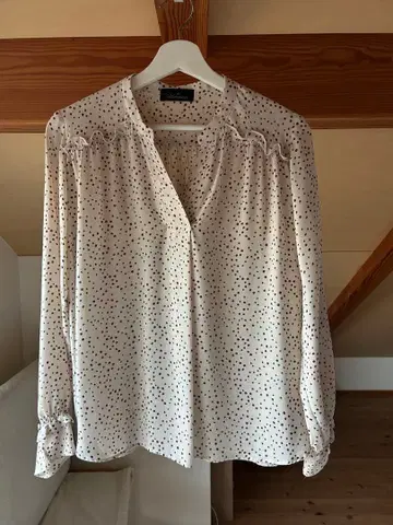 Unaca 도트 무늬 긴팔 블라우스 아이보리