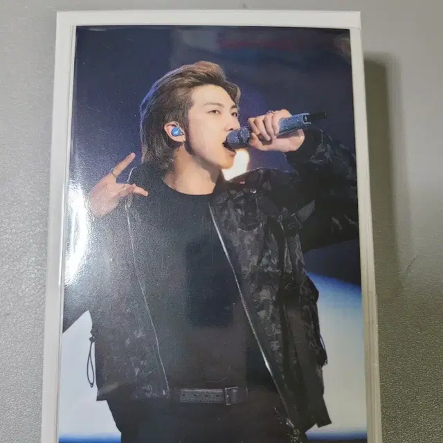 방탄소년단 알엠 김남준 마이크뱃지 (포카O)