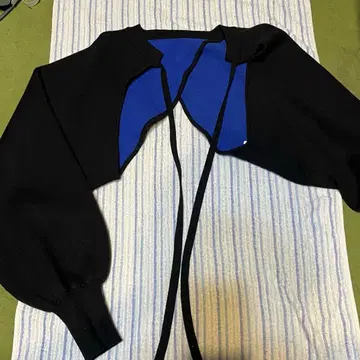 HARE 리버서블 니트 볼레로 블랙 블루