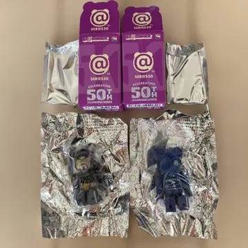 베어브릭 50주년 기념 2체 세트
