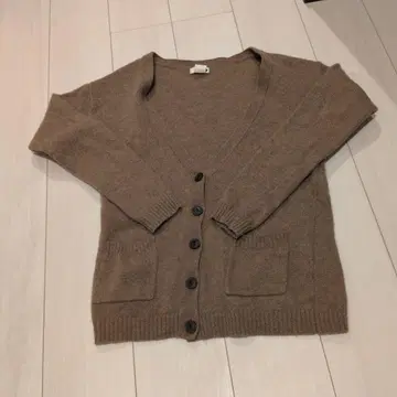 브라운 V넥 니트 가디건