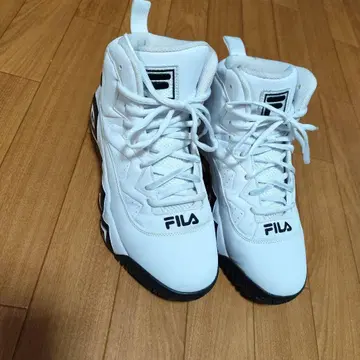 FILA 화이트 하이컷 스니커즈