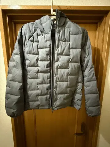 UNIQLO PUFFTECH 다운 자켓 M 사이즈