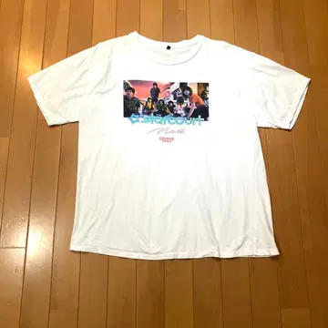 STRANGER THINGS starcourt mall XL