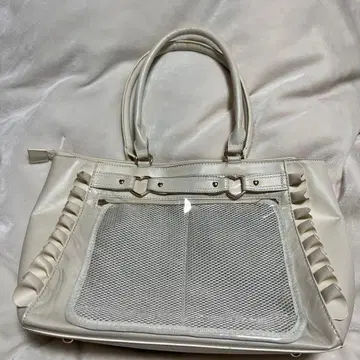 자카마트 이타백 하트 버클 인조 가죽 프릴 토트백 화이트