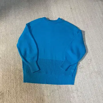 [ PLST ] 엑스트라 파인 메리노울 미들 게이지 크루넥 스웨터