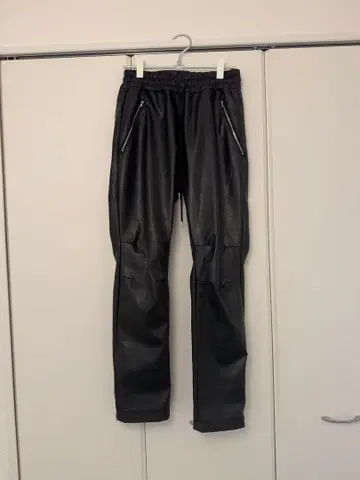 mad effect 가죽 팬츠