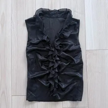 black frill no sleeve blouse