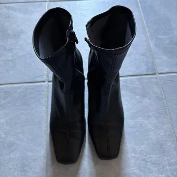 GU 블랙 스틸레토 부츠 중간 힐