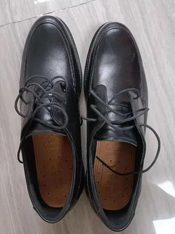 블랙 가죽 레이스업 슈즈