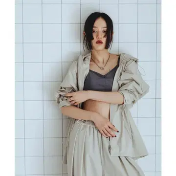 새상품급 발수 UV컷 허리 스트링 후드티 베이지