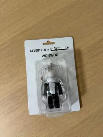 SEVENTEEN 베어브릭 원우